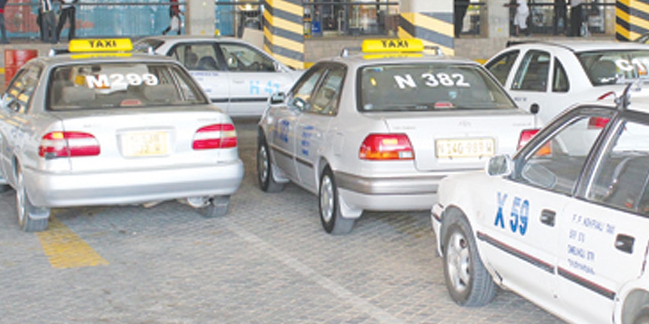 Govt, NTTU clash over taxi fares