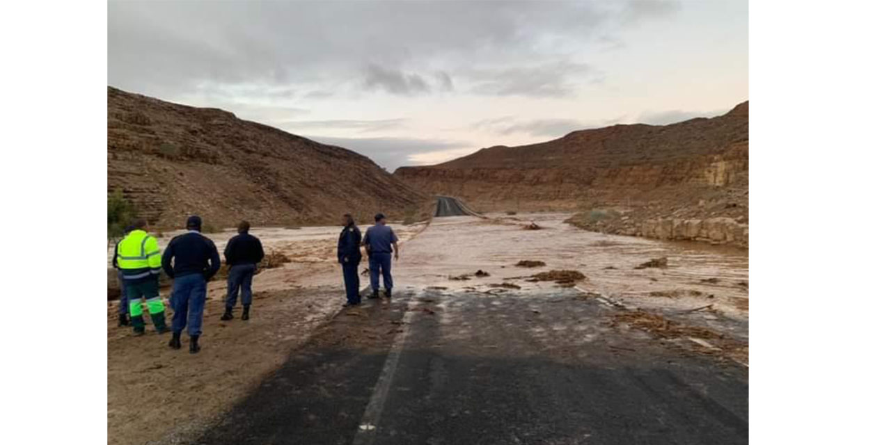 Heavy rains force motorists on alternative routes to South Africa