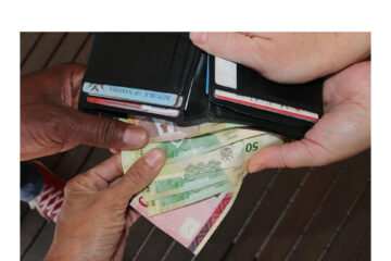 Businesses tap brakes on borrowing