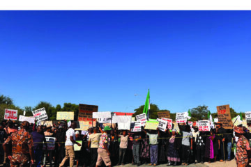 Residents push ahead with ||Khomani chief removal process