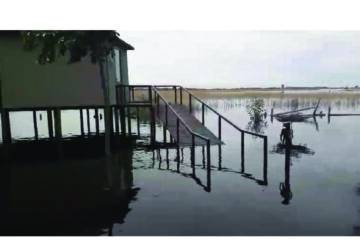 Chobe lodge workers fear job loss amid floods